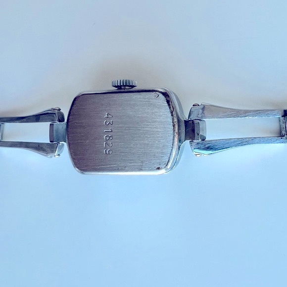 ❤️Wind up vintage bracelet watch with small square blue face, in stainless steel - Picture 8 of 12